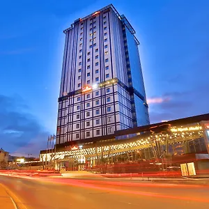tryp-by-wyndham-istanbul-airport-ordu-caddesi-no13.istanbul-turkeyhotels.com/