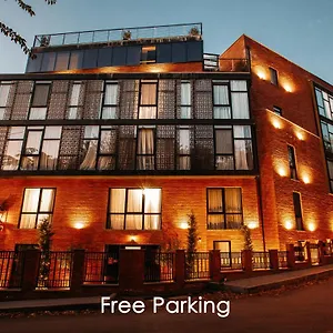 address-boutique-hotel.alltbilisihotels.com/