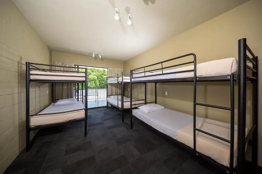 Gilligan'S Hotel & Resort Cairns Hostel