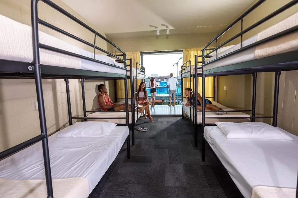 Gilligan'S Hotel & Resort Cairns Hostel