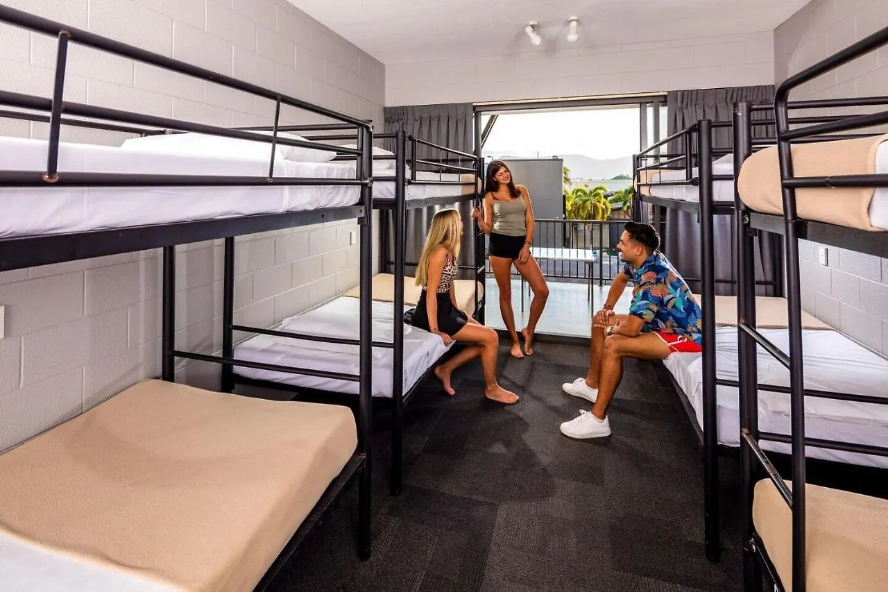 Hostel Gilligan'S Hotel & Resort Cairns Australia